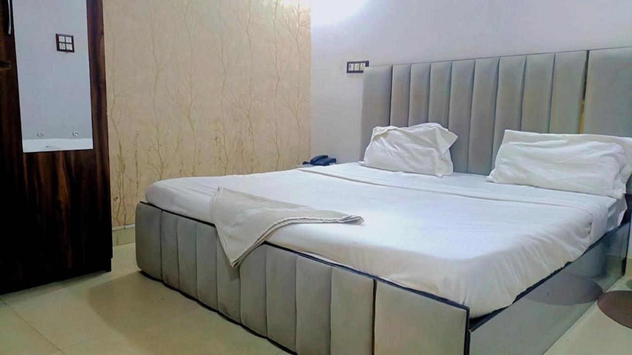 Hotel Vcr Inn